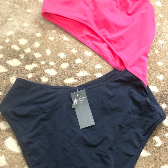 Ambercombie One Piece Swimsuit - Picture 4 of 5